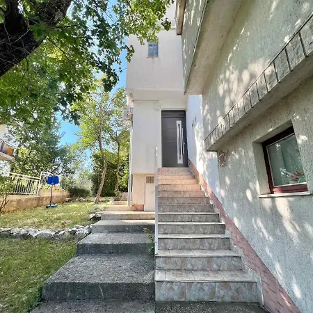 Διαμέρισμα In 45259 *